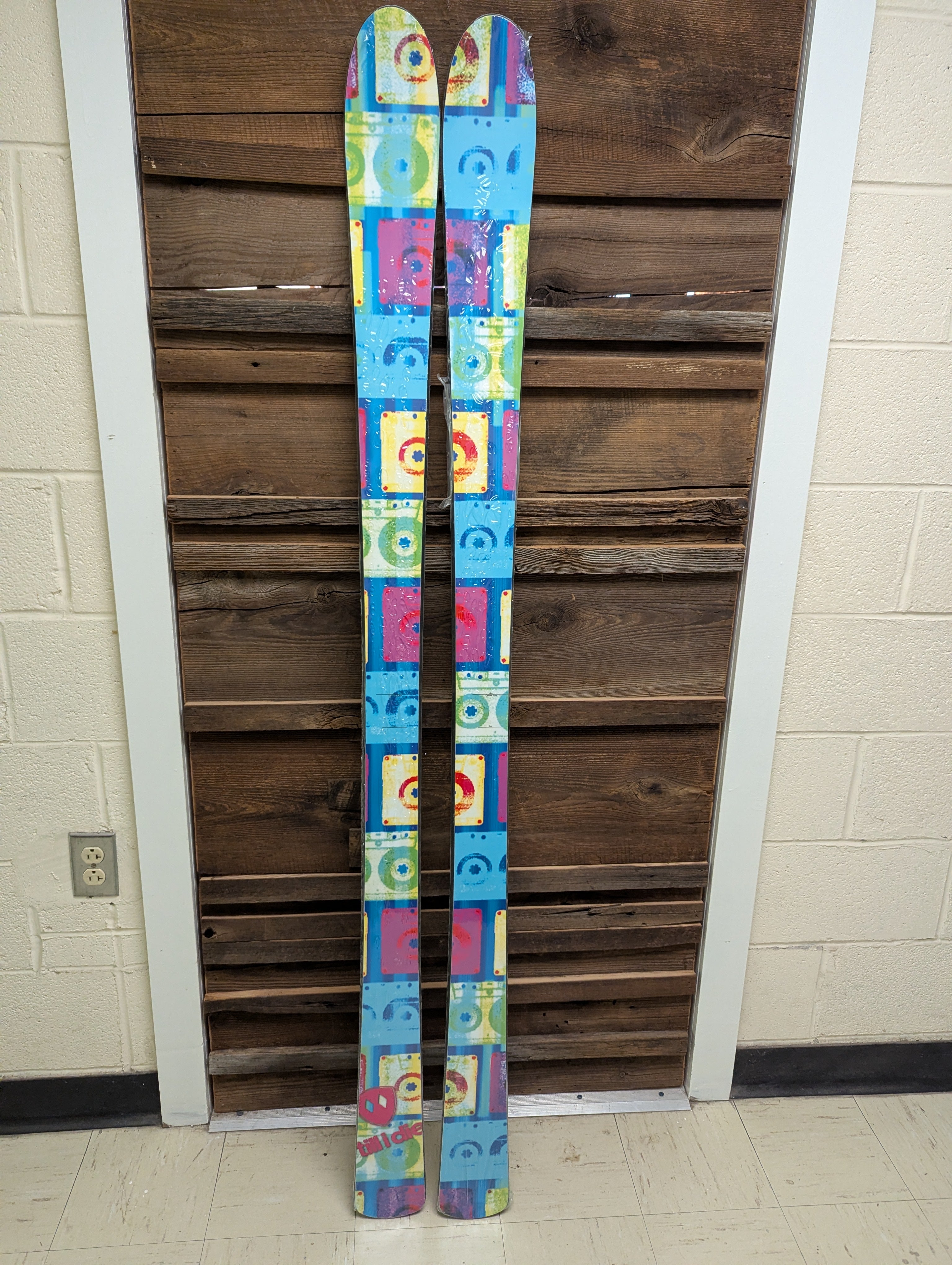 Custom 171 Skis