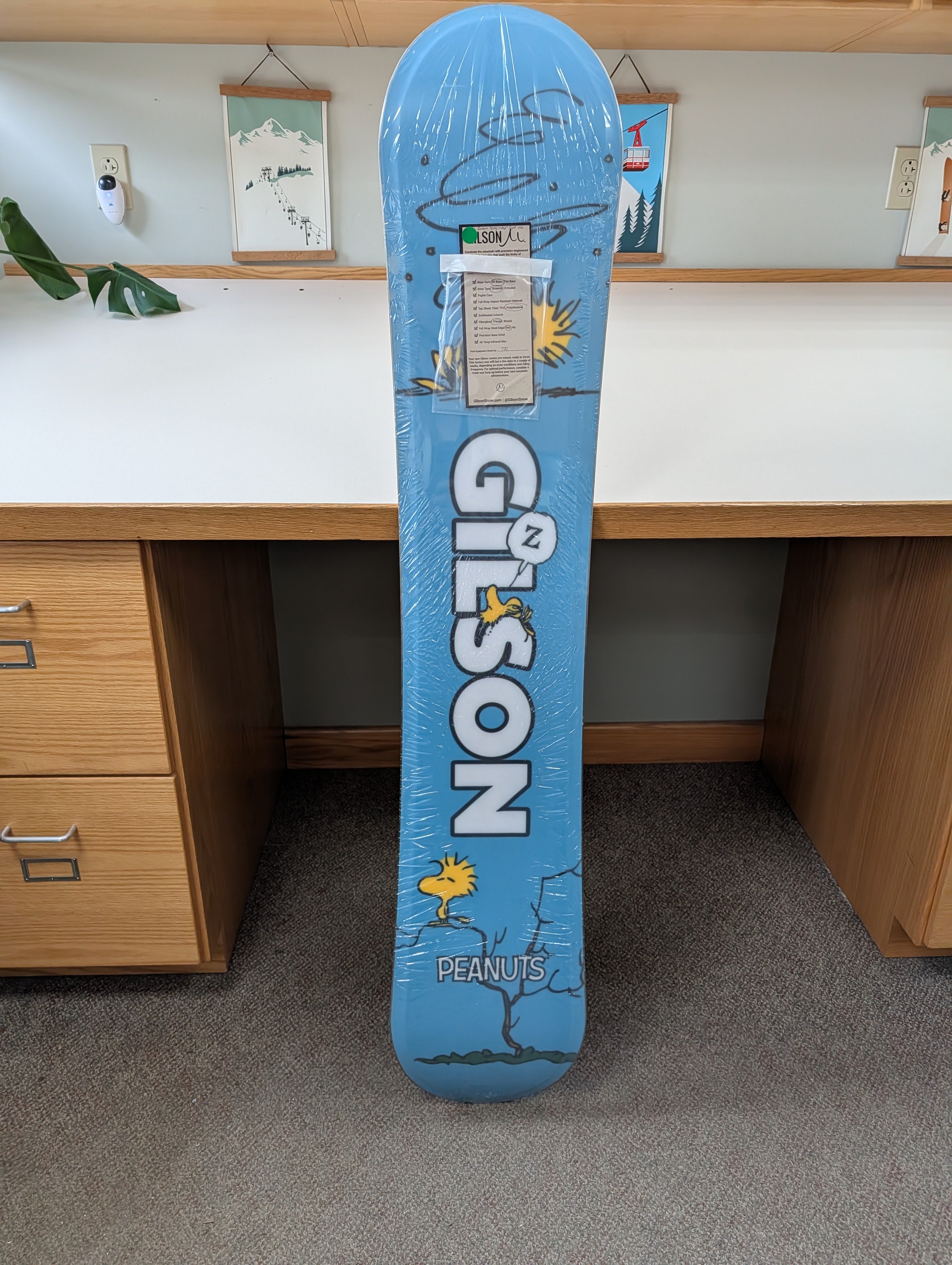 Closeout 5658 - Peanuts Woodstock 155 Snowboard (NEW)