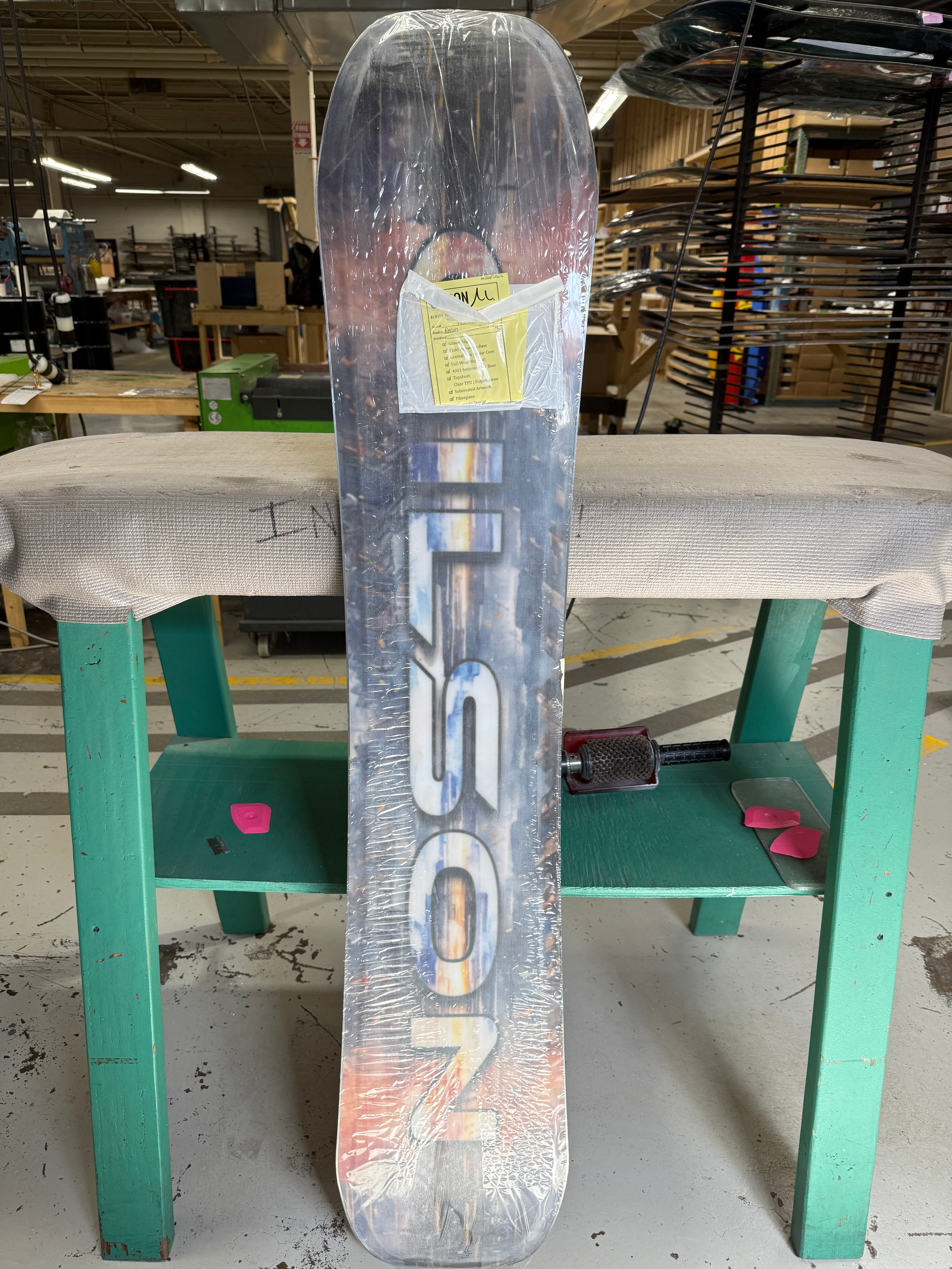 147cm Bounty Hunter Recon CLOSEOUT Snowboard 24121197