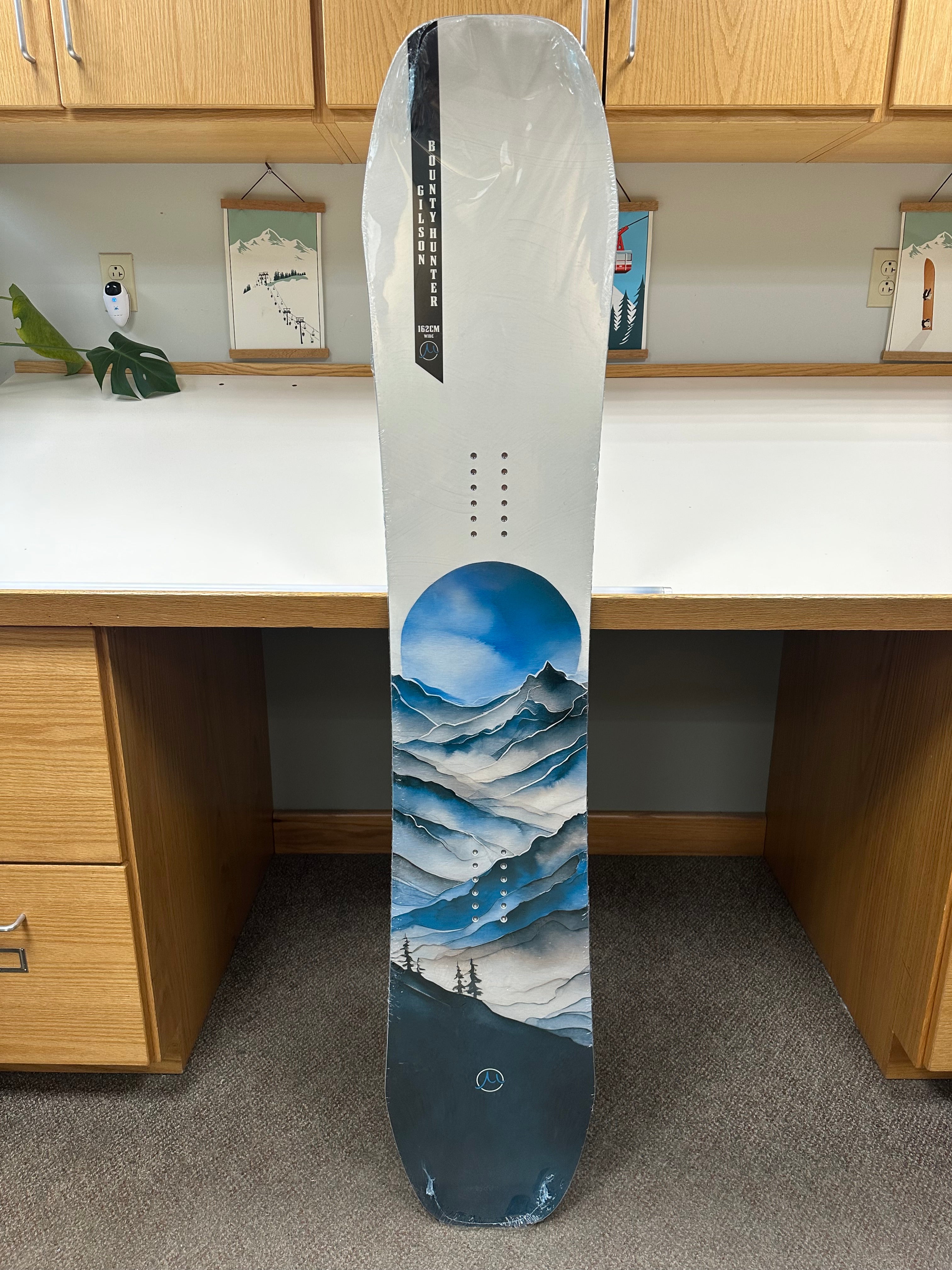 GILSON Closeout - Bounty Hunter Range 162cm Wide