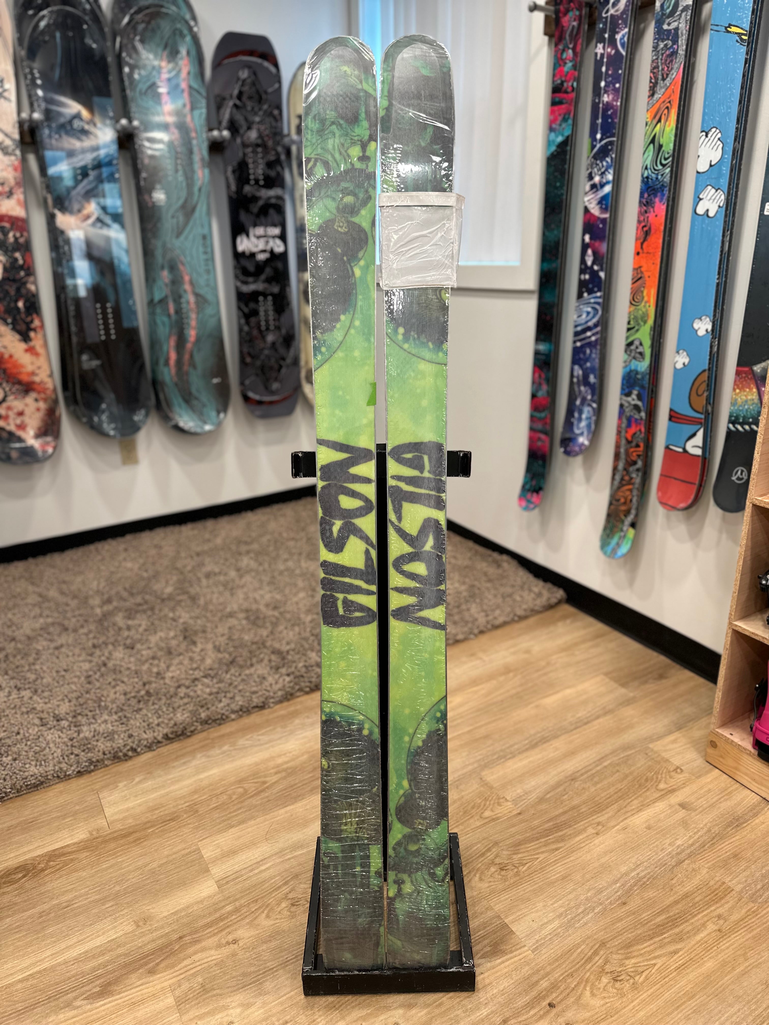 Closeout - Mourn Tree 161cm (New) #7604