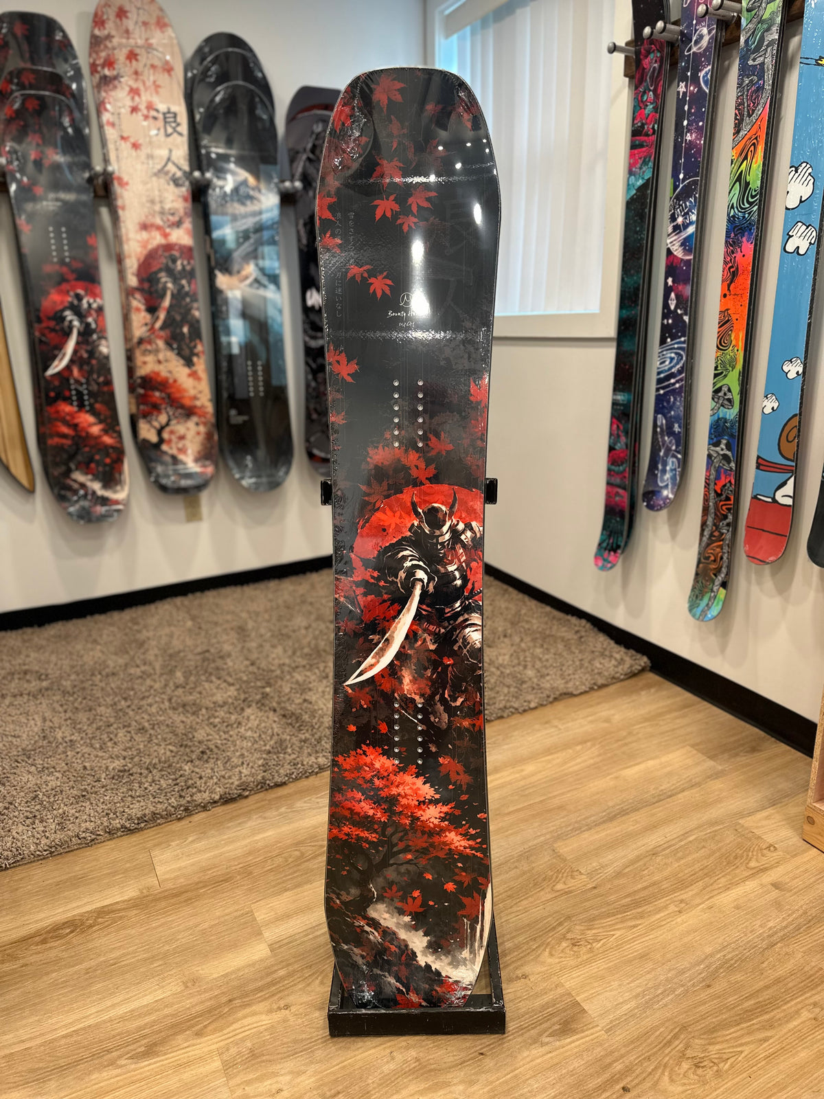 Closeout - 2027 Dark Bounty Hunter 157cm Flat (Core shift) #9696