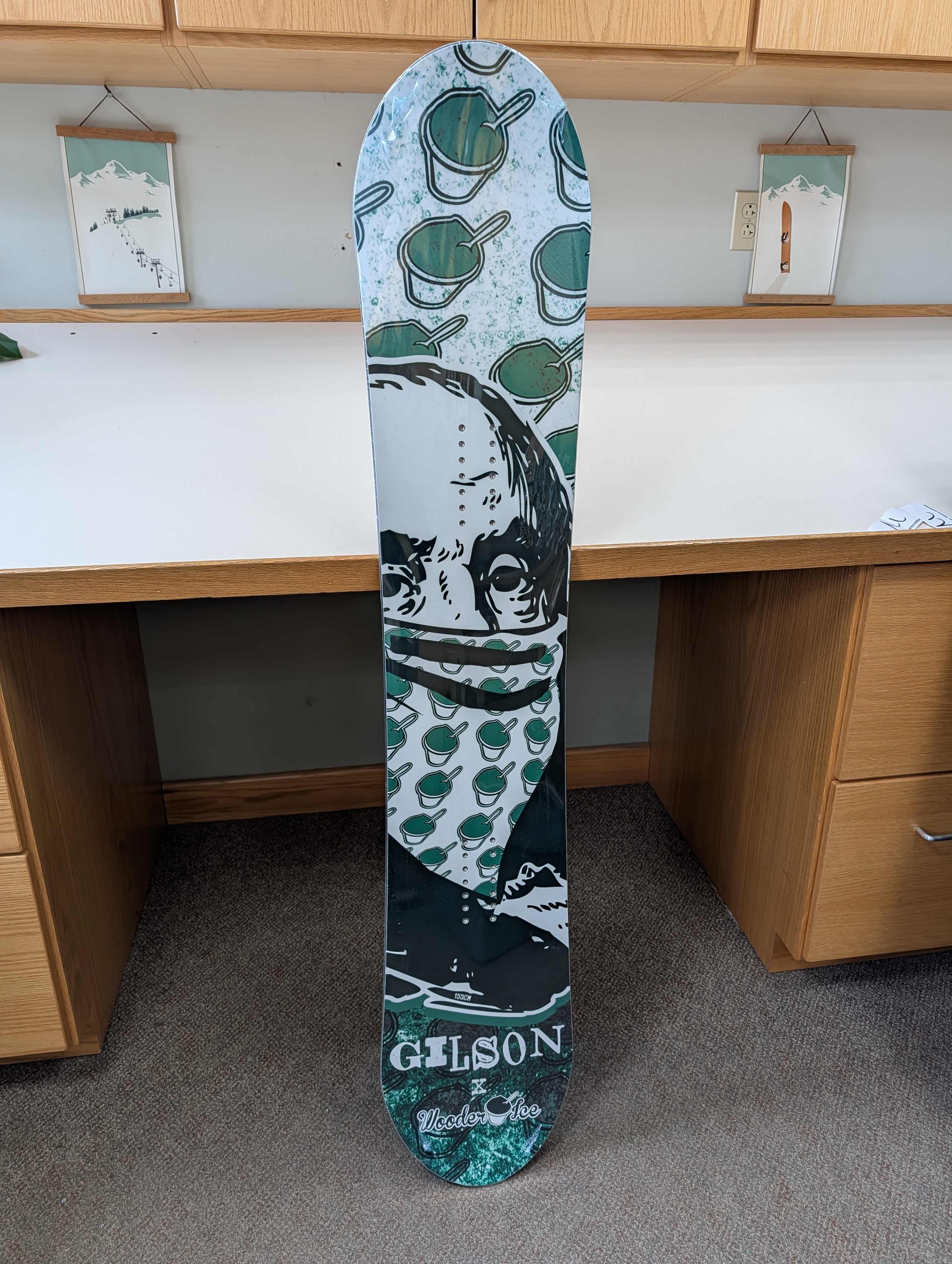 Closeout 4128 - Philly Special 155 Snowboard, Green (NEW, slight topcoat chip)